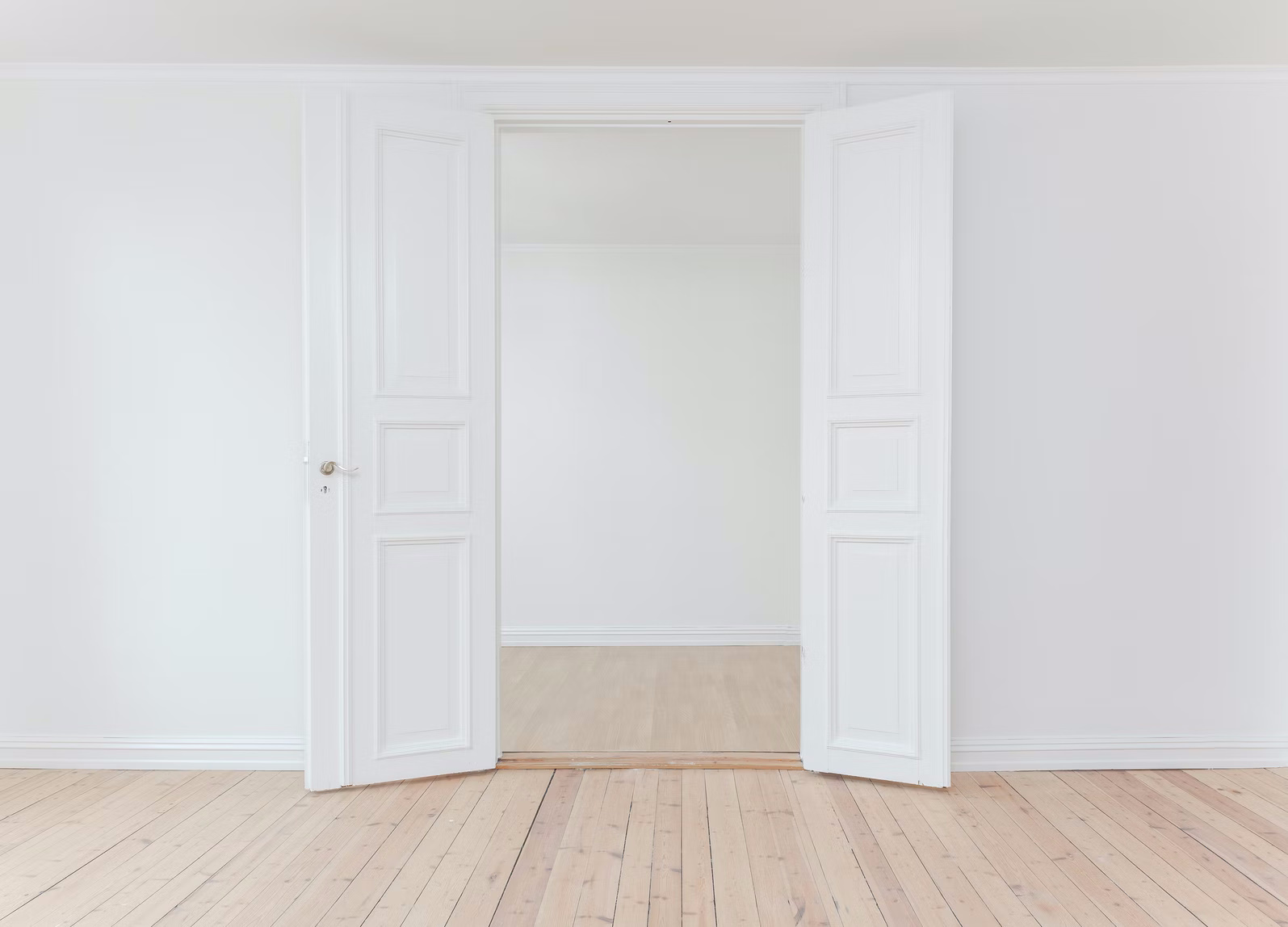 Hoe snel mag je bij een nieuwbouw de muren schilderen?